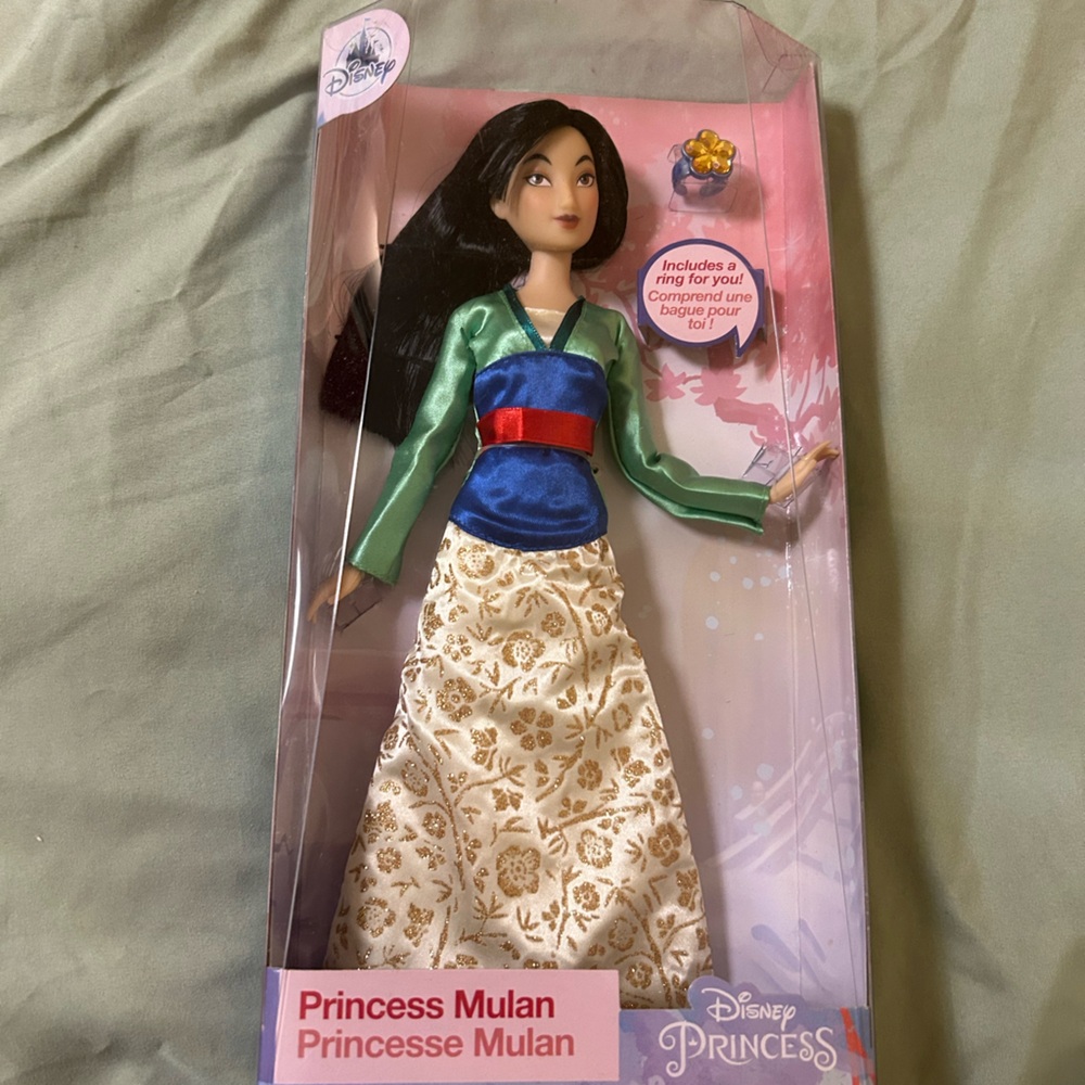 Disney Mulan Doll with Green and Cream Ensemble